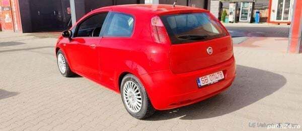 Rosu Utilizat 2008 Fiat Punto Hatchback | 2.270 EUR - Imagine 1/4