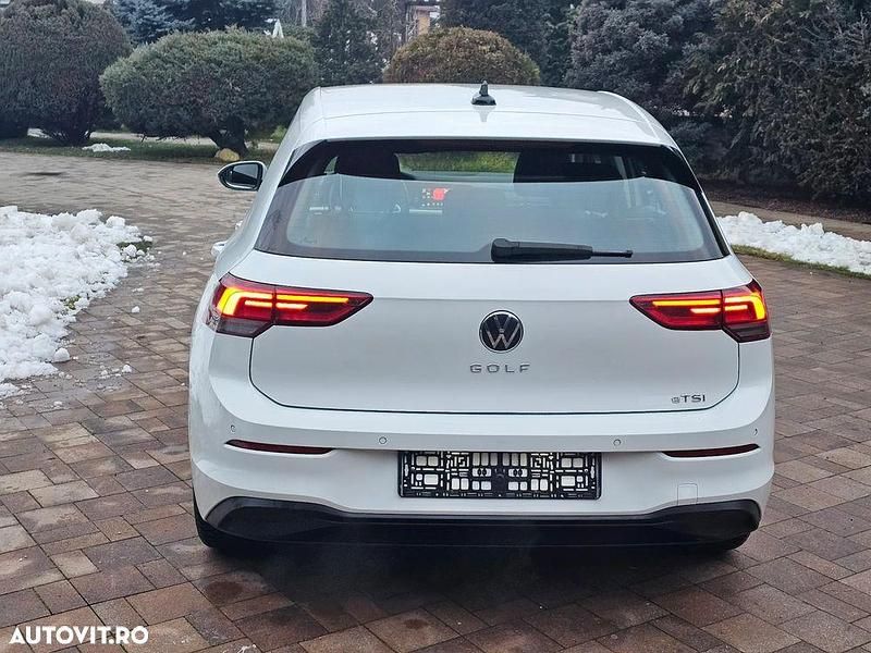Second-hand VW Golf VII Life 150 CP (110 kW) 2020 Culoarealb Hatchback