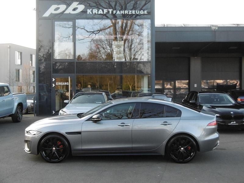 Utilizat 2023 Jaguar XE R-Dynamic Berlinǎ | 39.077 EUR - Imagine 1/1