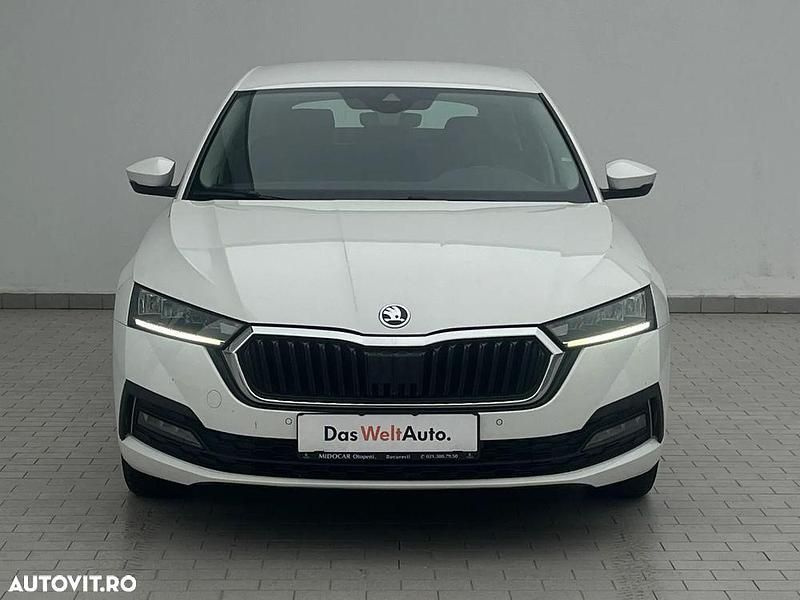 Second-hand Skoda Octavia Ambition 115 CP (84 kW) 2022 Culoarealb Berlinǎ