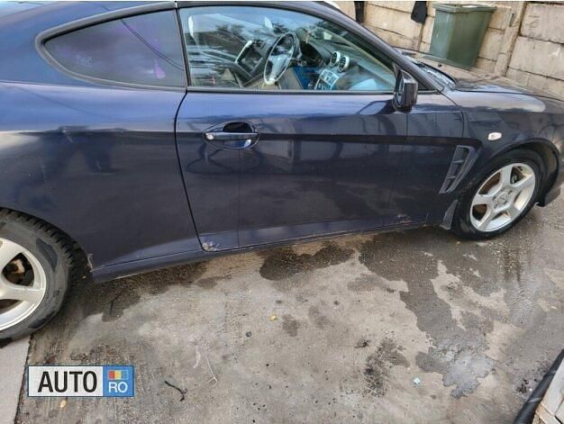 Second-hand Hyundai Coupé 143 CP (105 kW) 2006 Culoarealbastru Coupe