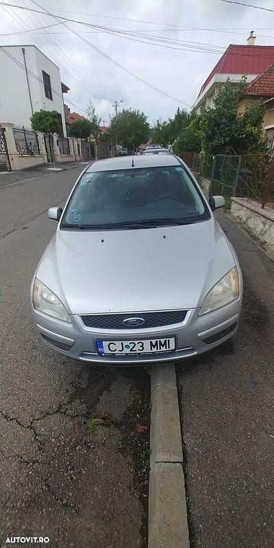 Culoareargint Utilizat 2007 Ford Focus Trend Berlinǎ | 1.900 EUR (Preț OK) - Imagine 1/4