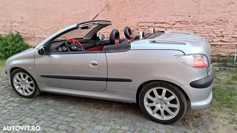 Culoareargint Utilizat 2001 Peugeot 206 CC Cabrio | 2.400 EUR - Imagine 1/4
