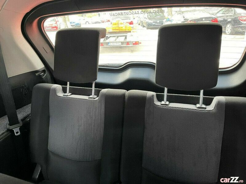 Second-hand Mazda 5 110 CP (80 kW) 2006 Argintiu Monovolum