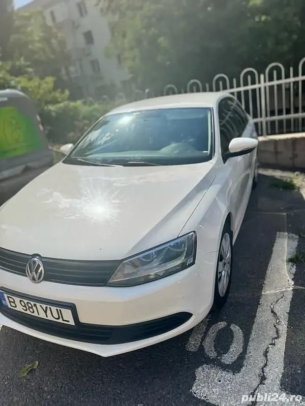 Utilizat 2013 VW Jetta Berlinǎ | 6.000 EUR (Preț OK) - Imagine 1/4