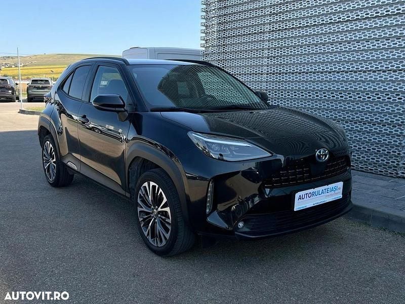 Second-hand Toyota Yaris Cross Elegant 116 CP (85 kW) 2023 Culoarenegru SUV