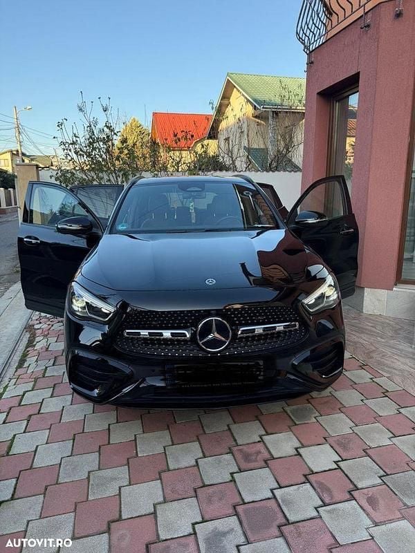 Second-hand Mercedes GLA200 AMG line 163 CP (119 kW) 2024 Culoarenegru SUV