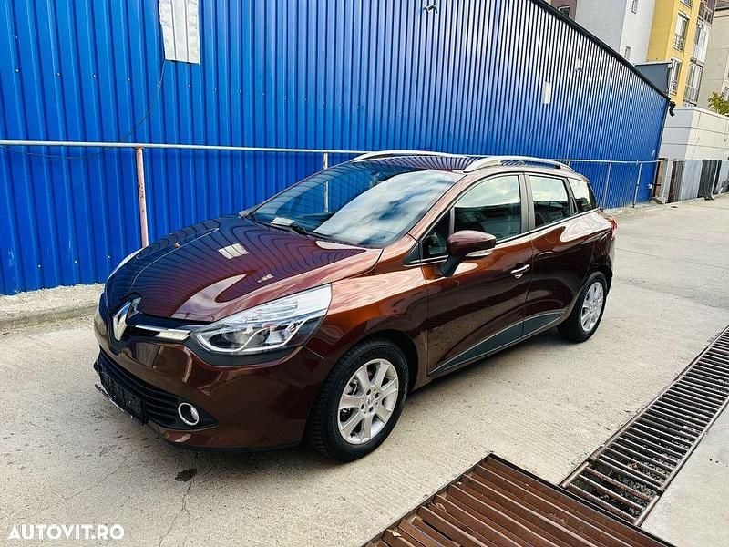 Second-hand Renault Clio GrandTour Luxe 90 CP (66 kW) 2013 Culoaremaro Break