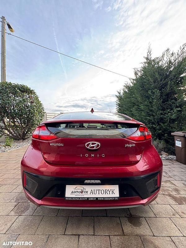 Second-hand Hyundai Ioniq 105 CP (77 kW) 2019 Culoarerosu Hatchback