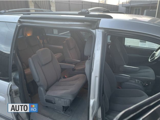 Argintiu Utilizat 2007 Chrysler Grand Voyager Monovolum | 2.850 EUR - Imagine 1/4