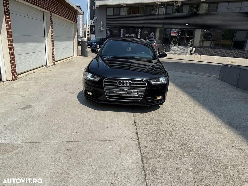 Culoarenegru Utilizat 2013 Audi A4 Berlinǎ | 9.700 EUR (Preț OK) - Imagine 1/4