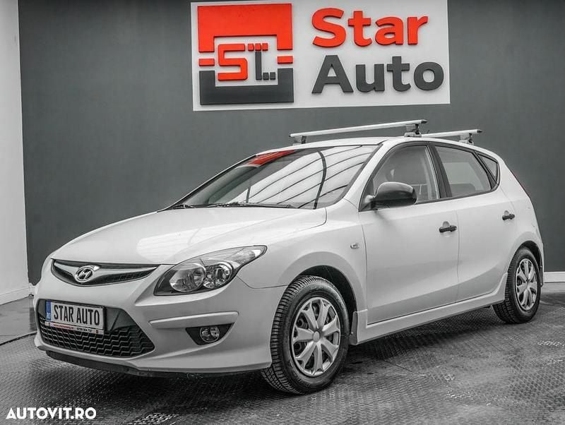 Culoarealb Utilizat 2012 Hyundai i30 Classic Hatchback | 4.990 EUR (Super Preț) - Imagine 1/4