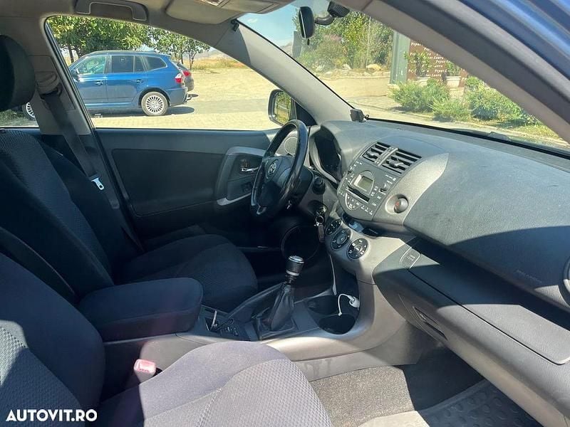Culoarealbastru Utilizat 2006 Toyota RAV4 Executive SUV | 6.000 EUR (Scump) - Imagine 1/4