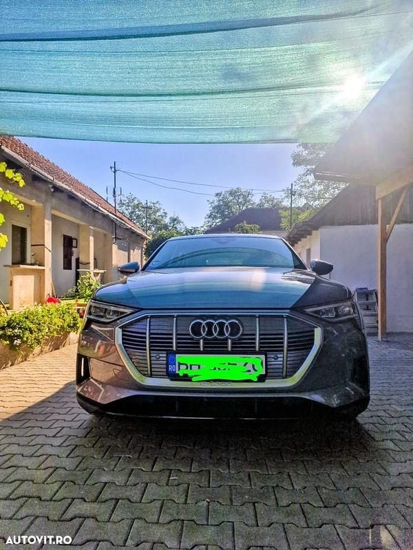 Culoaregri Utilizat 2021 Audi e-tron SUV | 27.500 EUR (Preț bun) - Imagine 1/4