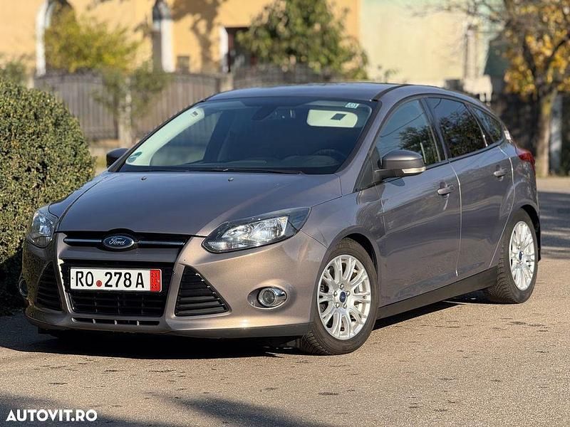 Culoarealte culori Utilizat 2011 Ford Focus Titanium Hatchback | 4.750 EUR (Preț OK) - Imagine 1/4