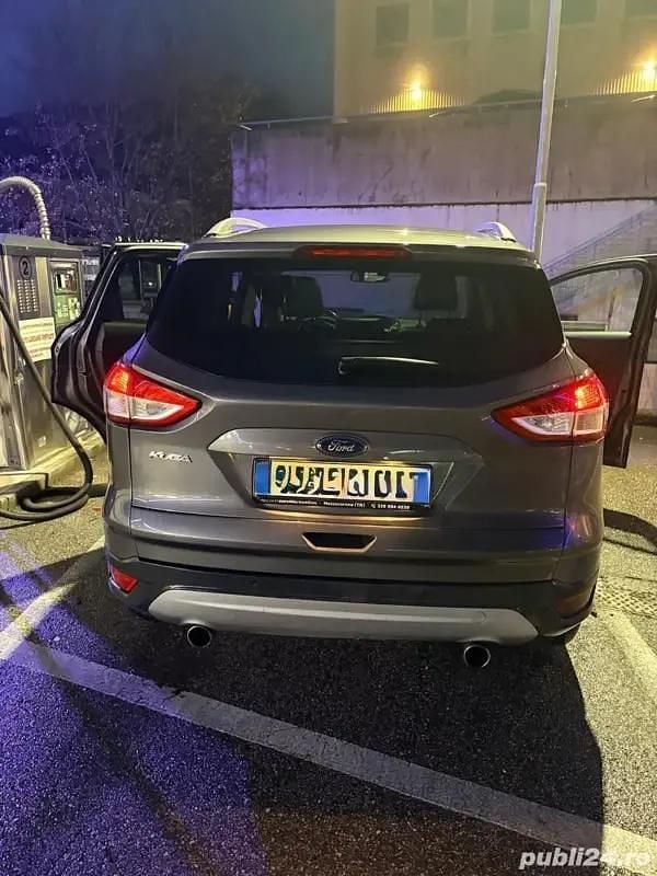 Second-hand Ford Kuga 130 CP (95 kW) 2014 Gri SUV