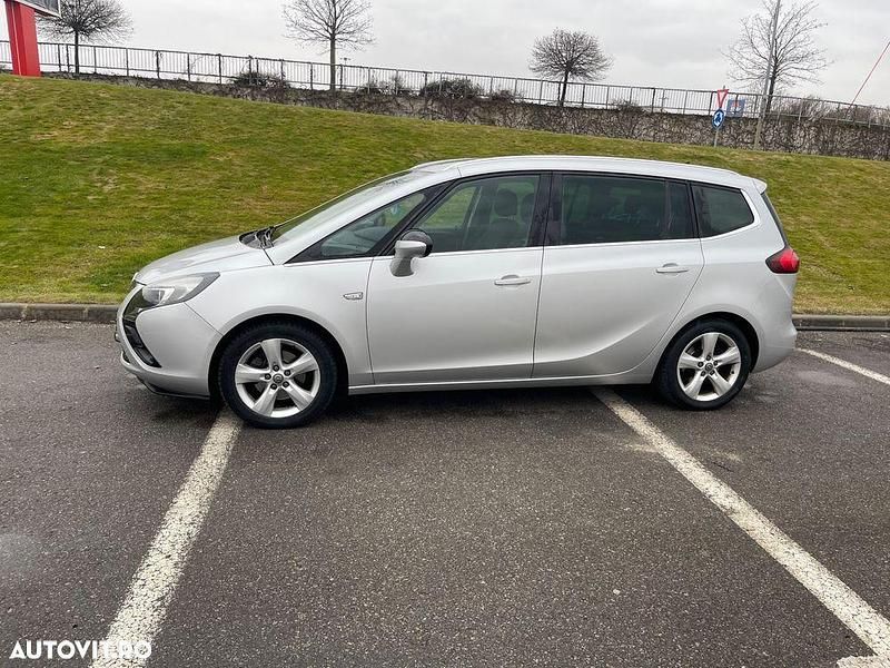 Second-hand Opel Zafira Tourer Style 136 CP (100 kW) 2014 Culoareargint Monovolum