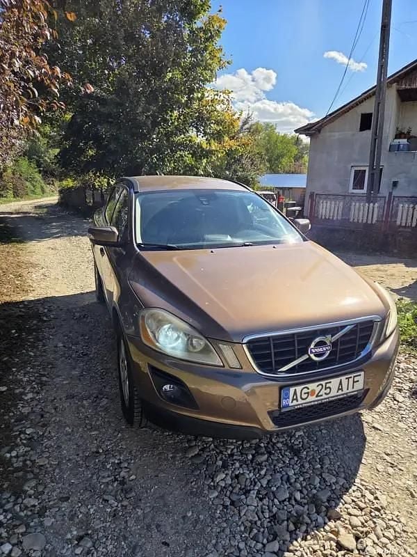 Utilizat 2010 Volvo XC60 SUV | 8.750 EUR (Scump) - Imagine 1/4