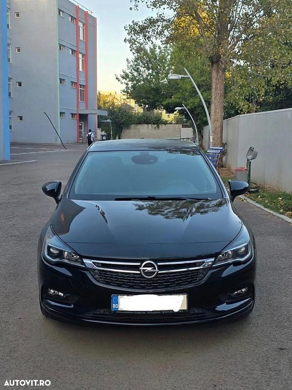 Culoarenegru Utilizat 2017 Opel Astra Innovation Hatchback | 8.300 EUR - Imagine 1/4