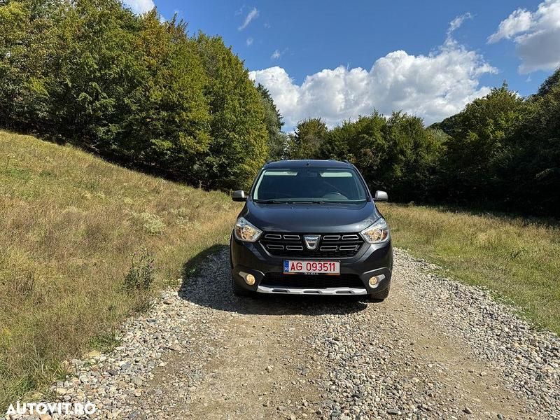 Culoaregri Utilizat 2015 Dacia Lodgy Stepway Monovolum | 7.400 EUR (Puțin scump) - Imagine 1/4