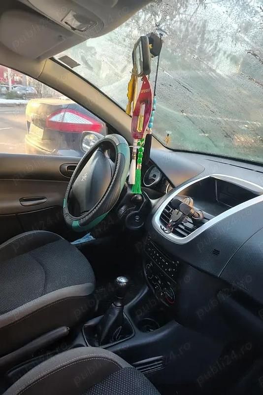 Second-hand Peugeot 206+ 75 CP (55 kW) 2011 Hatchback