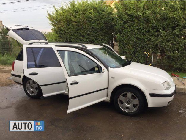 Alb Utilizat 2001 VW Bora Edition Berlinǎ | 2.950 EUR - Imagine 1/4