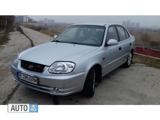 Gri Utilizat 2005 Hyundai Accent Berlinǎ | 2.450 EUR - Imagine 1/4