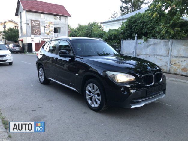 Negru Utilizat 2011 BMW X1 SUV | 7.450 EUR (Preț OK) - Imagine 1/4