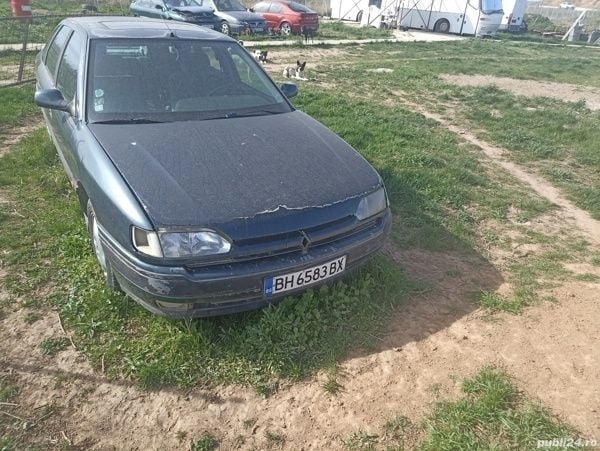 Verde Utilizat 1994 Renault Safrane Hatchback | 950 EUR - Imagine 1/4