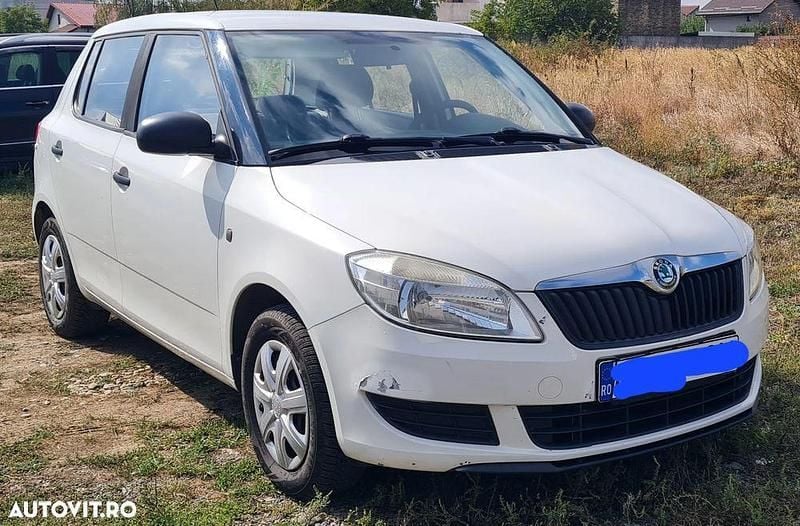 Second-hand Skoda Fabia Classic 60 CP (44 kW) 2011 Culoarealb Hatchback