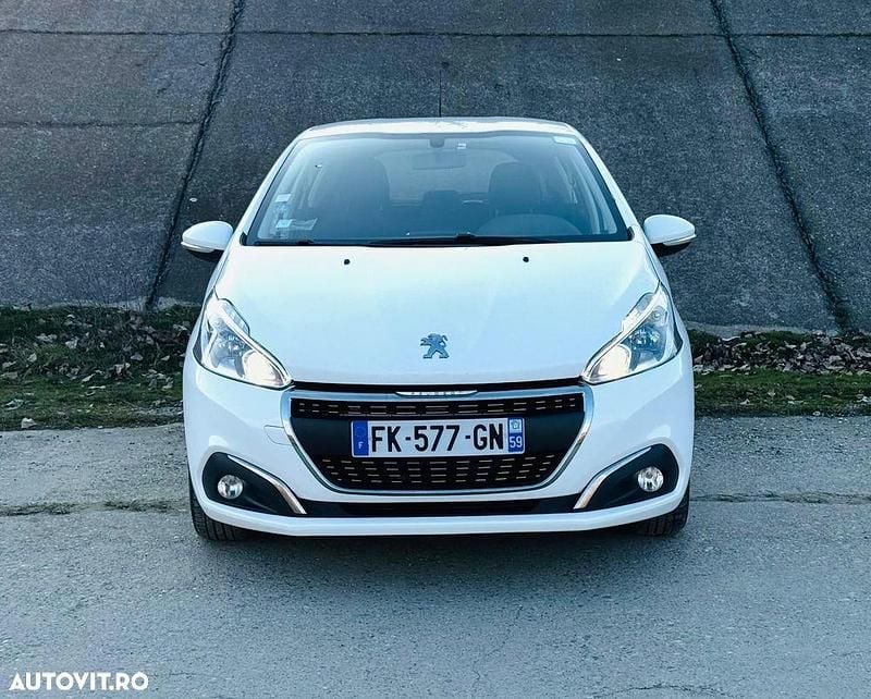 Second-hand Peugeot 208 Active 82 CP (60 kW) 2019 Culoarealb Hatchback