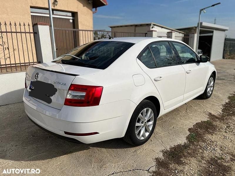 Second-hand Skoda Octavia Ambition 150 CP (110 kW) 2019 Culoarealb Berlinǎ