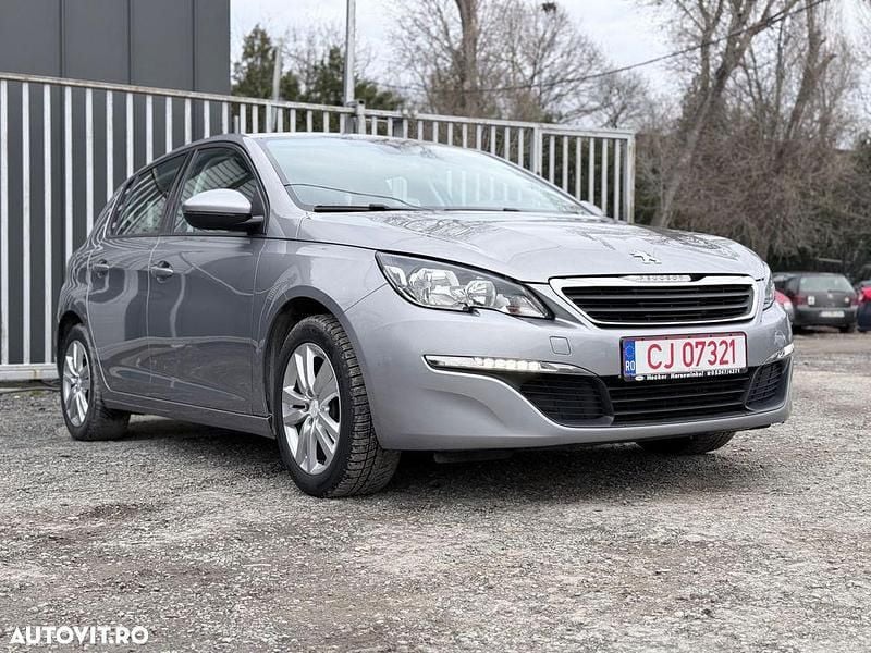 Second-hand Peugeot 308 Allure 110 CP (80 kW) 2016 Culoareargint Hatchback
