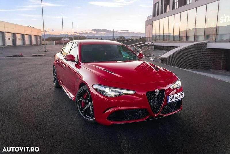 Culoarerosu Utilizat 2017 Alfa Romeo Giulia Quadrifoglio Berlinǎ | 40.000 EUR (Puțin scump) - Imagine 1/4