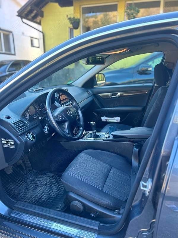 Gri Utilizat 2007 Mercedes C200 Berlinǎ | 7.000 EUR (Preț OK) - Imagine 1/4