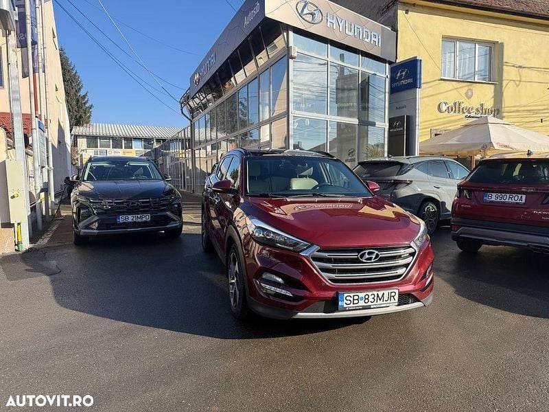 Second-hand Hyundai Tucson 185 CP (136 kW) 2016 Culoarerosu SUV