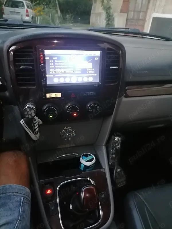 Second-hand Suzuki Grand Vitara 109 CP (80 kW) 2005 Gri SUV