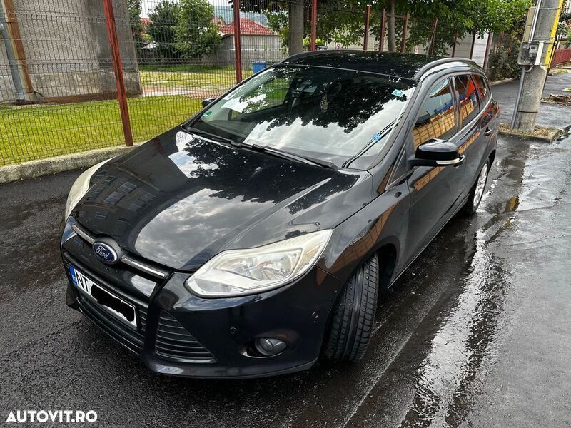 Negru Utilizat 2011 Ford Focus SYNC Edition Break | 3.200 EUR (Puțin scump) - Imagine 1/4