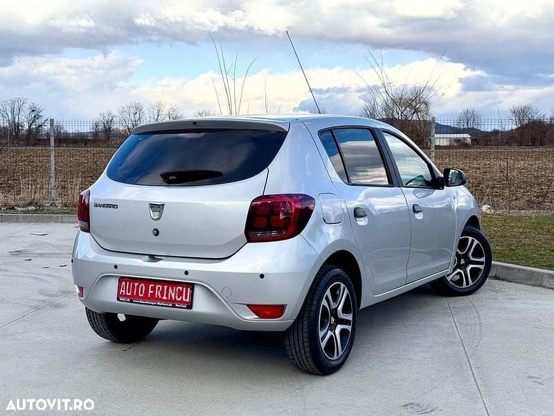 Second-hand Dacia Sandero Comfort 73 CP (53 kW) 2018 Culoaregri