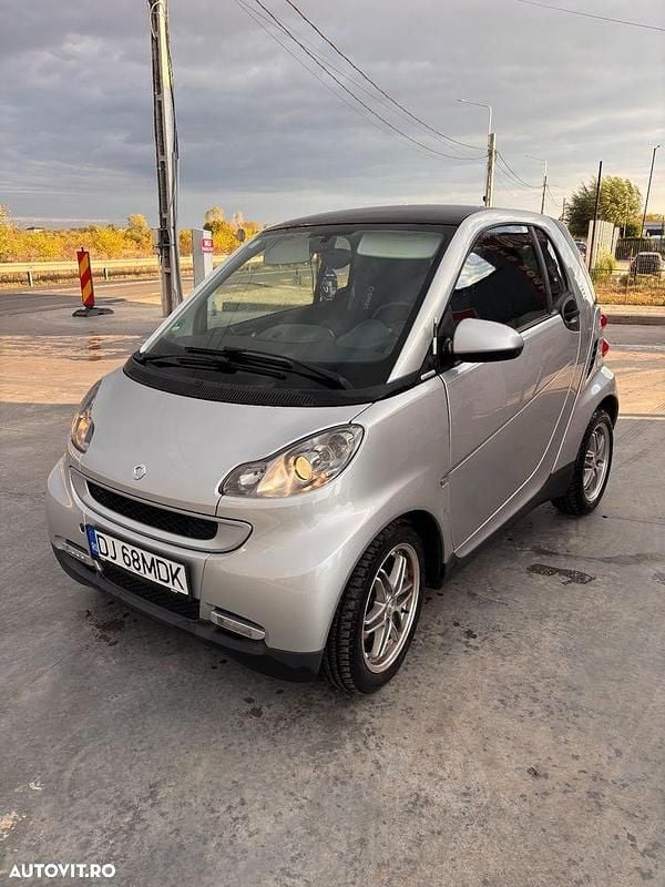 Culoareargint Second-hand 2010 Smart ForTwo Coupé Edition #1 Coupe | 3.750 EUR (Preț OK) - Imagine 1/4