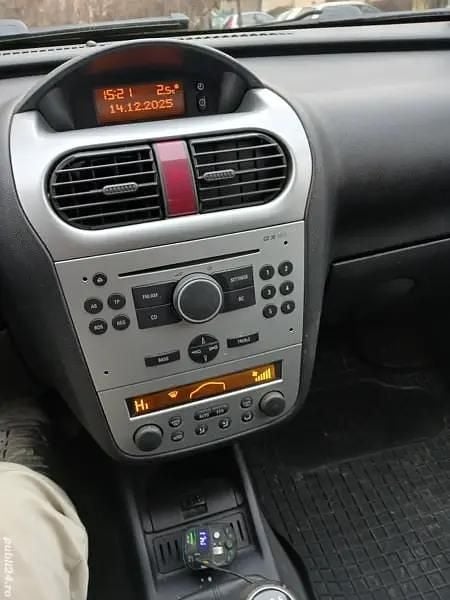 Utilizat 2006 Opel Corsa | 1.500 EUR (Preț OK) - Imagine 1/3