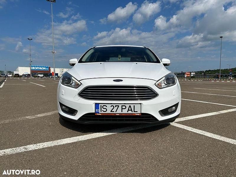 Second-hand Ford Focus Active 120 CP (88 kW) 2017 Culoarealb Hatchback