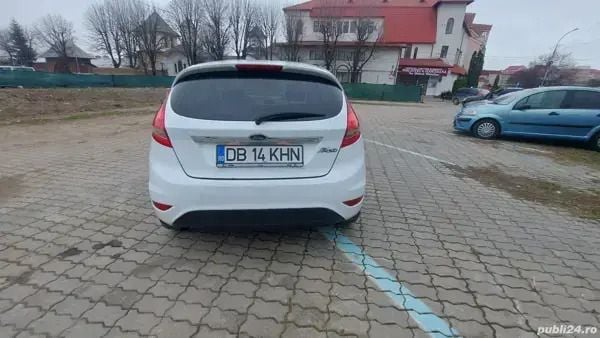 Utilizat 2010 Ford Fiesta Hatchback | 2.499 EUR (Preț OK) - Imagine 1/4