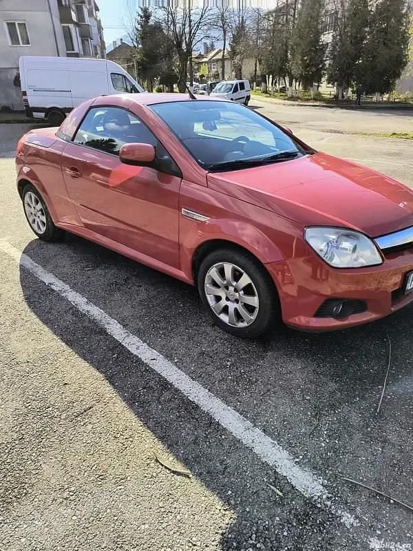 Second-hand Opel Tigra 125 CP (91 kW) 2005 Cabrio
