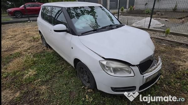 Utilizat 2010 Skoda Fabia Hatchback | 2.000 EUR (Preț bun) - Imagine 1/4