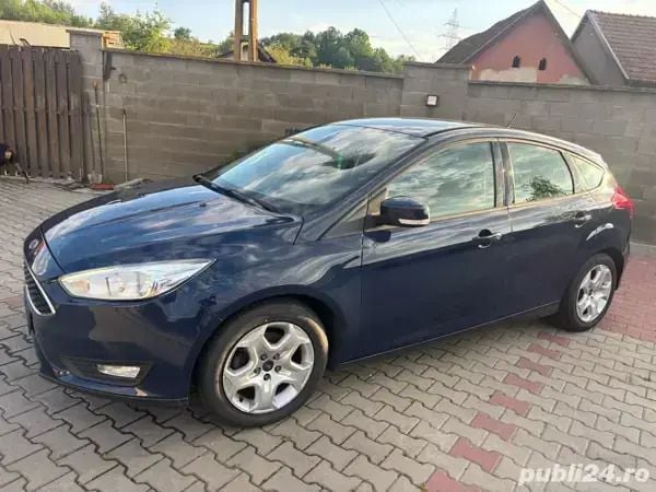 Albastru Utilizat 2015 Ford Focus Hatchback | 4.090 EUR (Super Preț) - Imagine 1/4