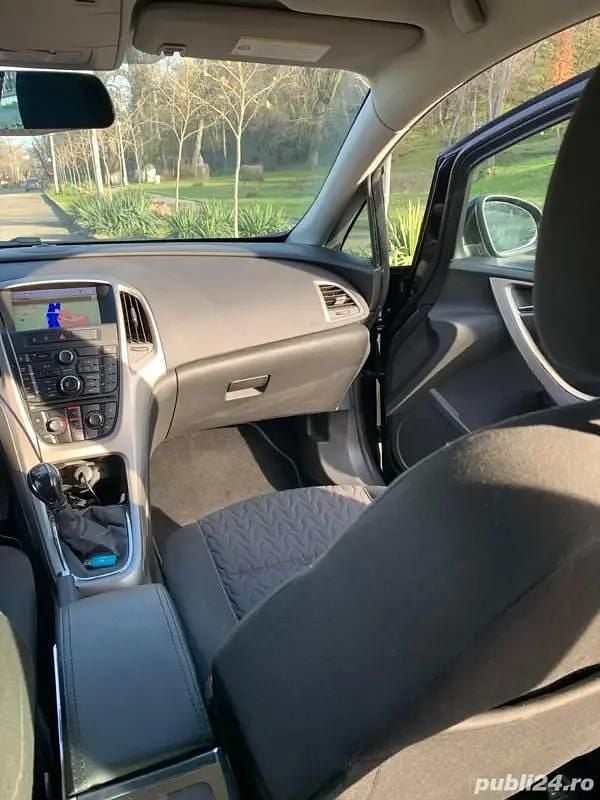 Second-hand Opel Astra 110 CP (80 kW) 2013 Break