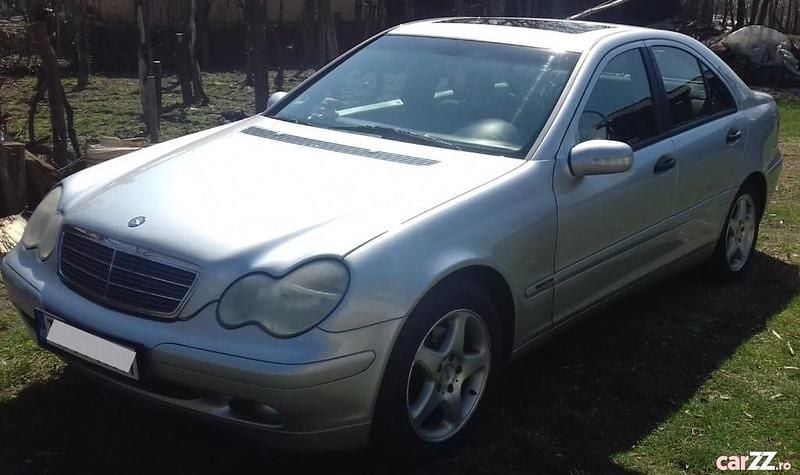 Gri Second-hand 2002 Mercedes C180 Berlinǎ | 1.799 EUR (Preț OK) - Imagine 1/4