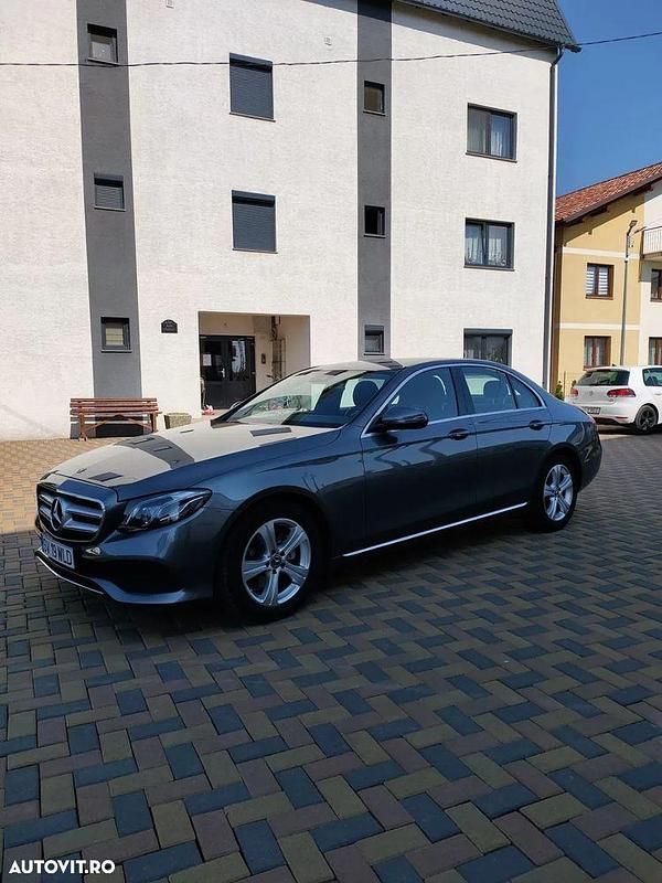 Culoaregri Utilizat 2017 Mercedes E220 Avantgarde Berlinǎ | 26.000 EUR (Preț OK) - Imagine 1/4