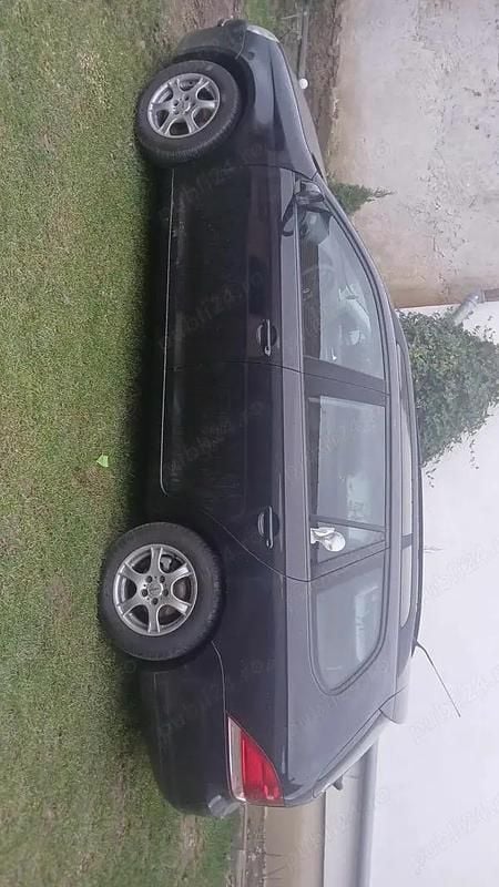 Utilizat 2009 VW Golf VI | 2.700 EUR (Super Preț) - Imagine 1/4